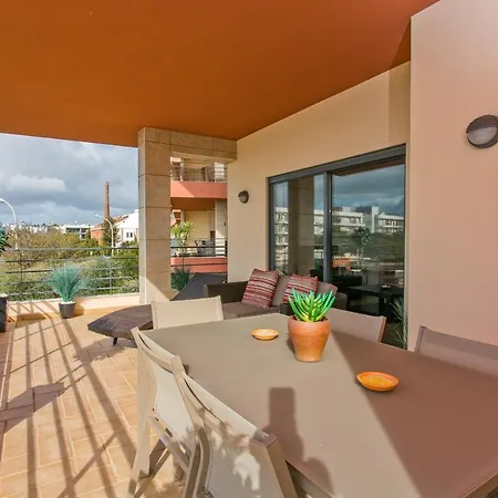 Stylish Holiday Apartment, Central Lagos, Algarve Daire Lagos