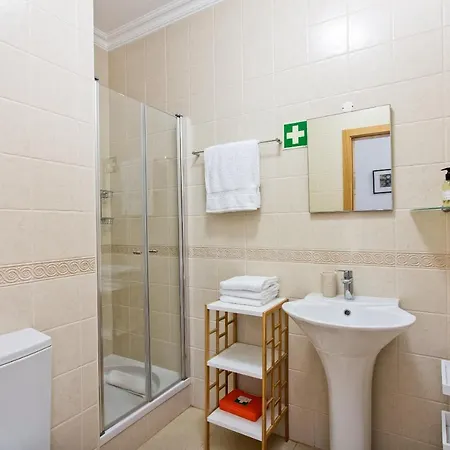 Daire Stylish Holiday Apartment, Central Lagos, Algarve *
