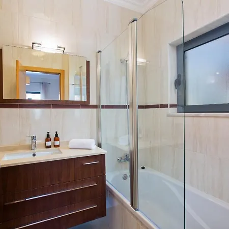 Stylish Holiday Apartment, Central Lagos, Algarve * Lagos